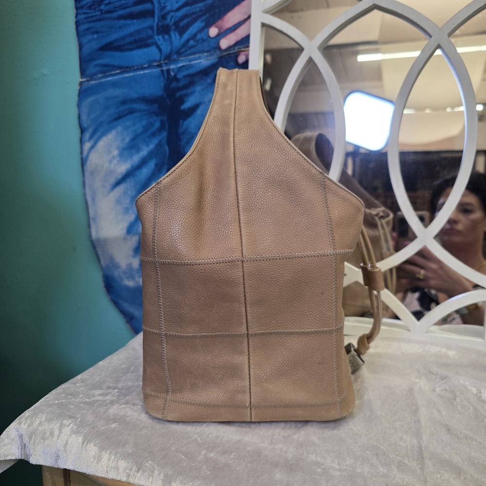 Authentic CHANEL CC Vintage Hangbag Leather Beige Tan Bucket Bag Top Handle - Picture 14 of 16